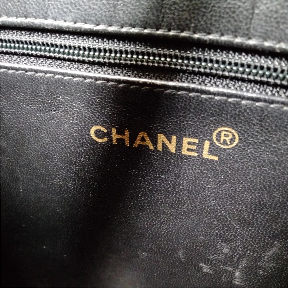 EUC- Chanel Black Quilted patent leather with 24K Gold zipper pull @lovetanyb - Picture 6 of 16